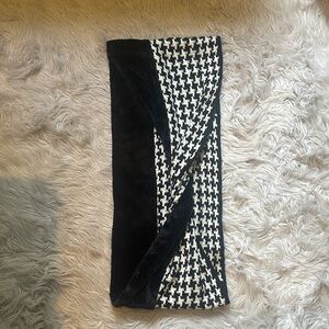 Free People Black and White Houndstooth Scarf